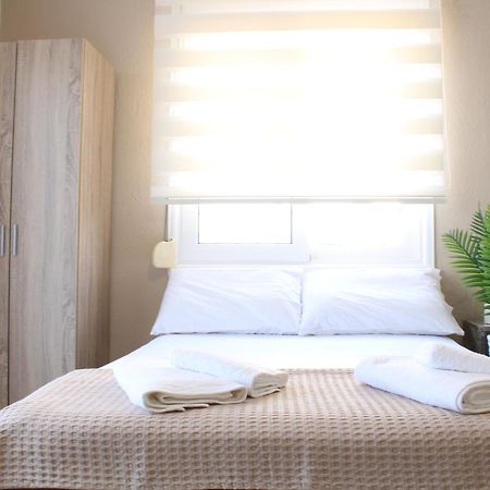 Sunshine Apartments By The Sea Skála Neón Epivatón المظهر الخارجي الصورة